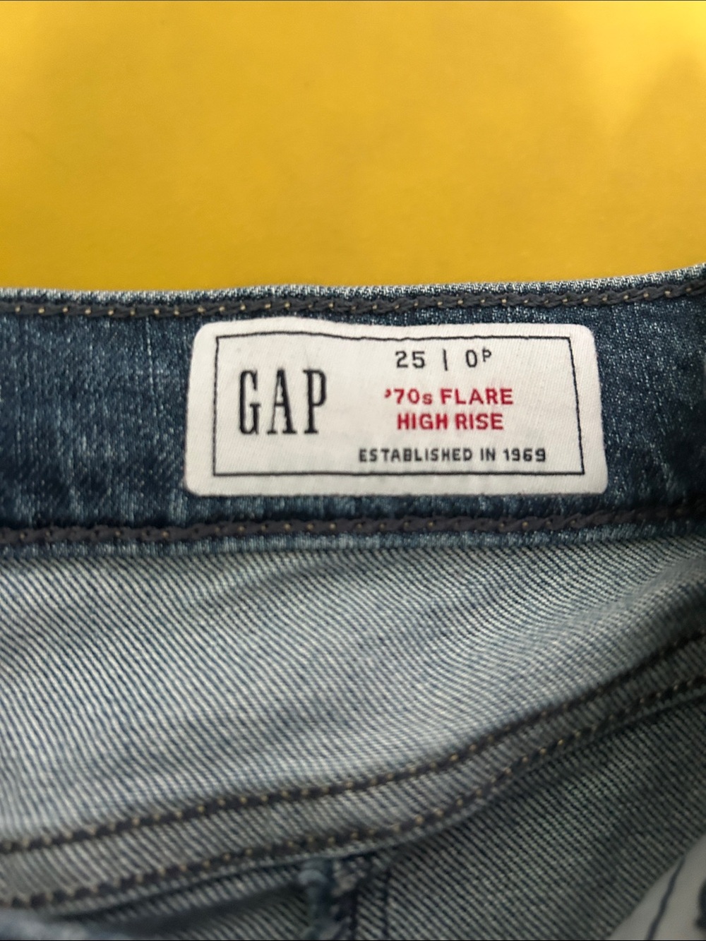 GAP 70's Flare High Rise Patchwork Light / Medium Wash Jeans, size 0 / 25 petite - Picture 3 of 4